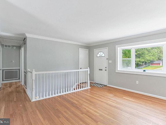 2nd image of 13102 Kumar Rd