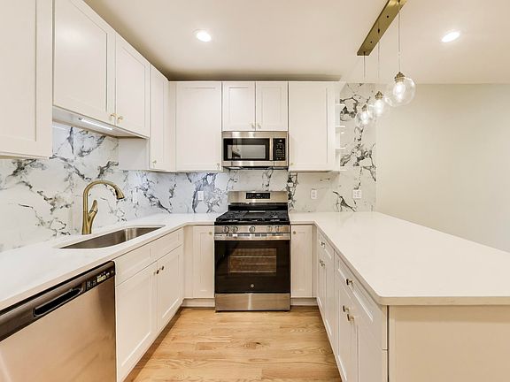 3rd image of 5222 N Christiana Ave APT 3
