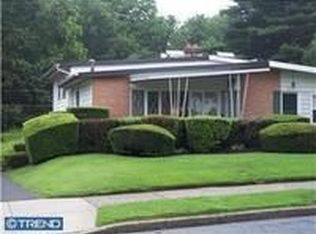 1009 Grant Ave, Philadelphia, PA 19115