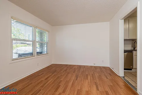 589 N 3rd St #5 Photo 1