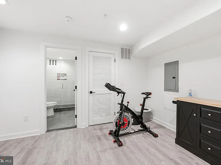 2604 Reed St — Photo 31