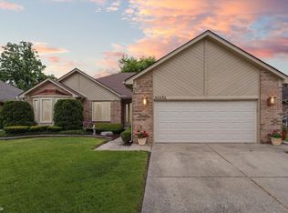 52454 Antler Dr, Macomb, MI 48042