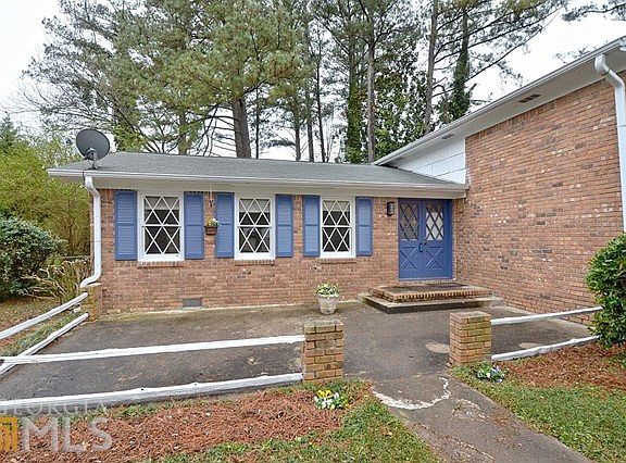 3rd image of 866 Monmouth Dr