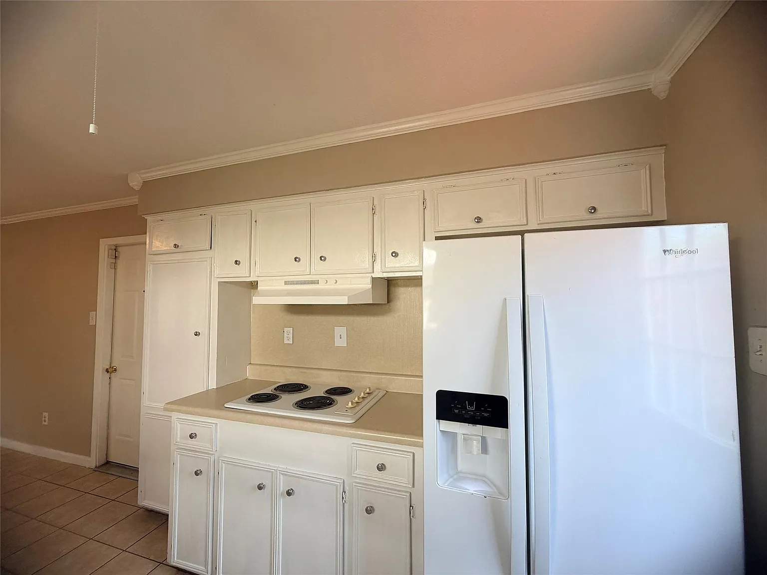 4 bed, 2.0 bath, 1618 sqft, $1,800 — Photo 2