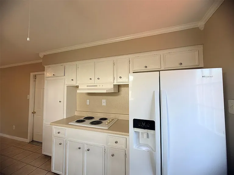 2513 Mulberry Ln — Photo 2