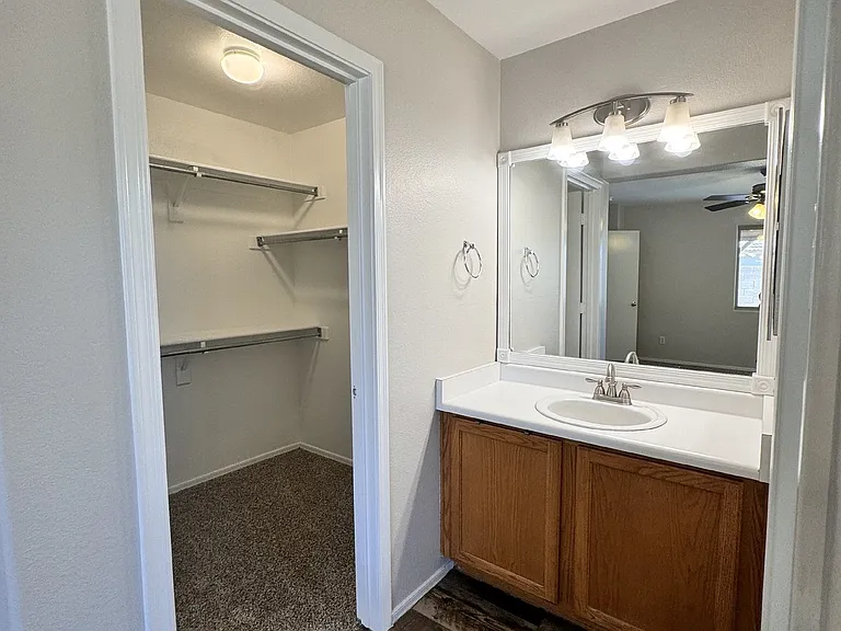 9138 W Ross Ave — Photo 11