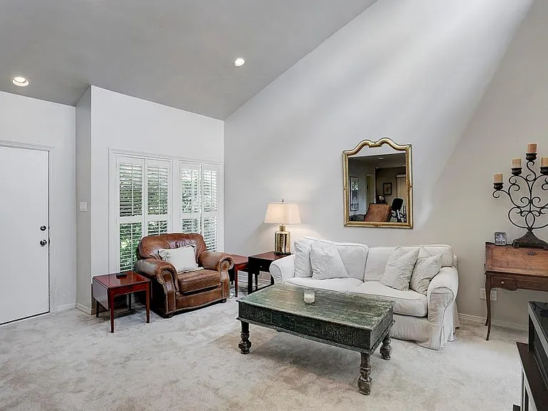 1611 Potomac Dr — Photo 3