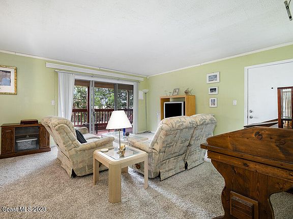 3rd image of 901 S Colonial Ct APT C