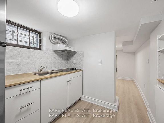 4th image of 727 Rhodes Ave