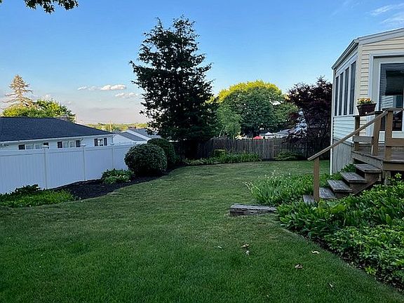 5th image of 33 Glenmere Dr