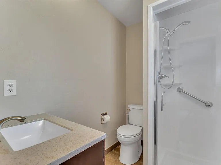 7687 Newman St — Photo 33