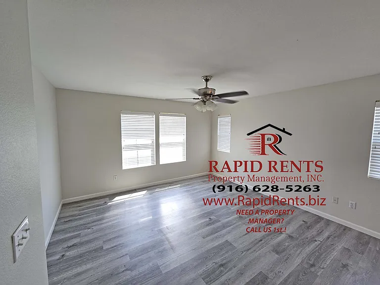 4900 Trouville Ln — Photo 5
