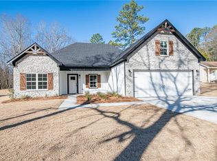 162 Woodland Dr, Phenix City, AL 36869