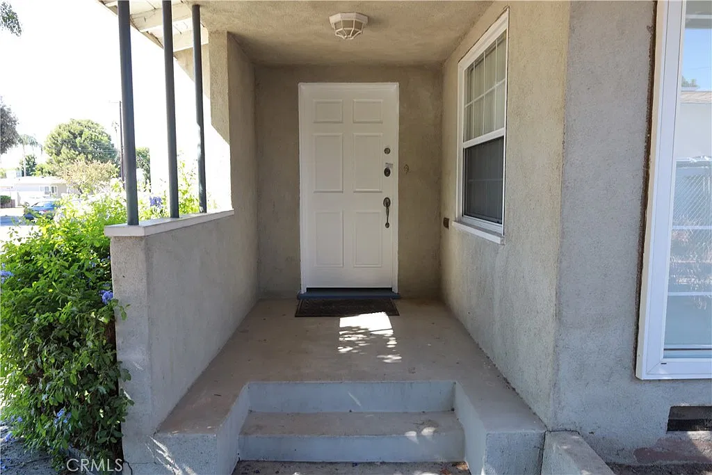 3 bed, 1306 sqft, $4,300 — Photo 4