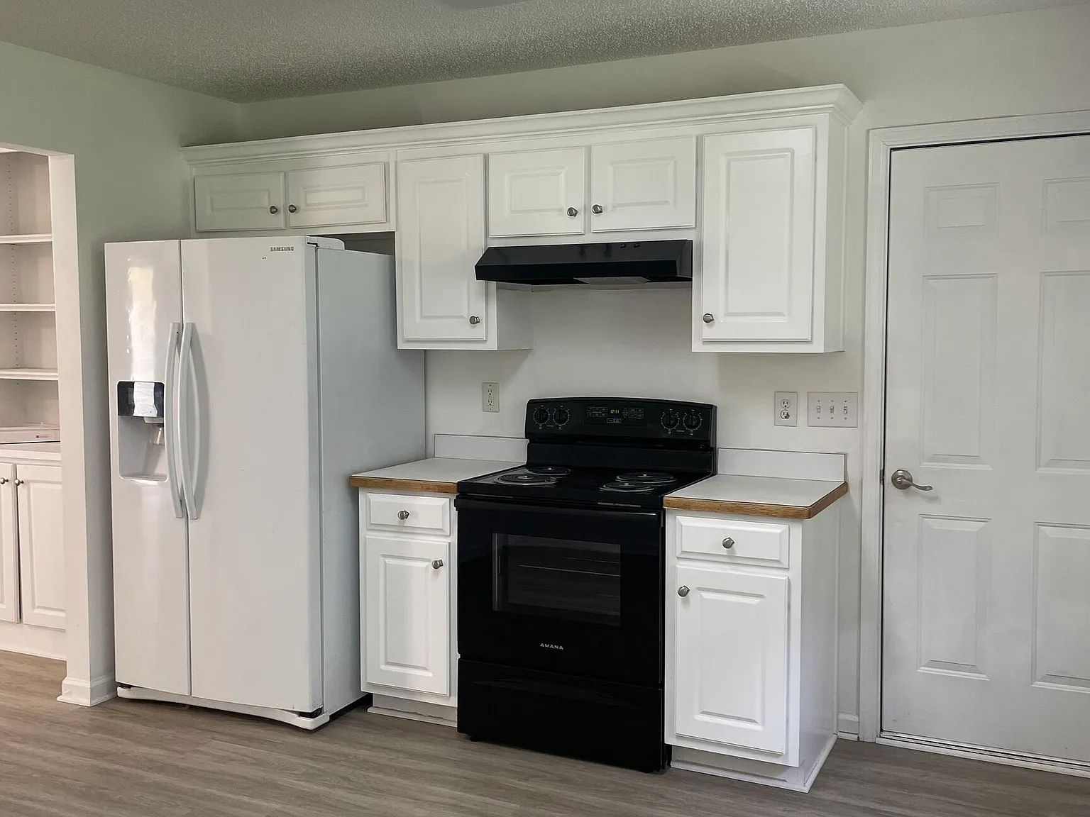3 bed, 2.0 bath, 1446 sqft, $1,850 — Photo 2