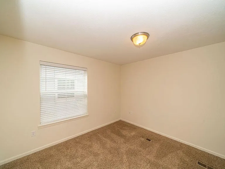 Lynbrook Apartments and Townhomes — Photo 95