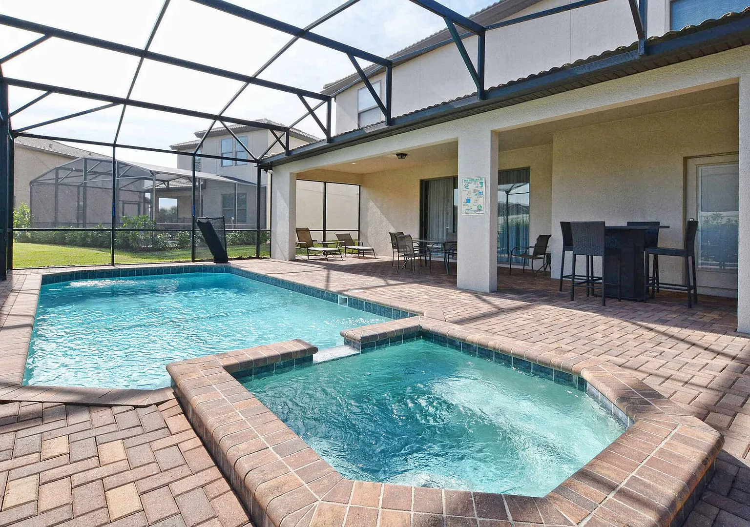 Home 8 Bdrm at Windsor Westside with Top Amenities — Photo 2