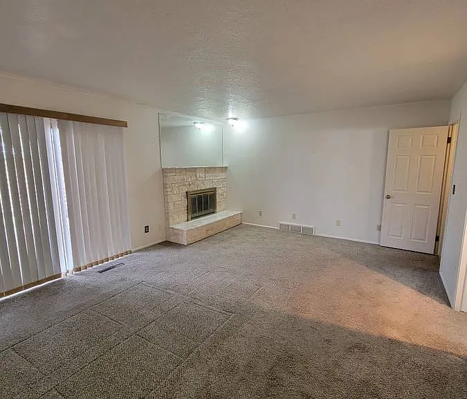 3346 Crestwood Ln — Photo 10