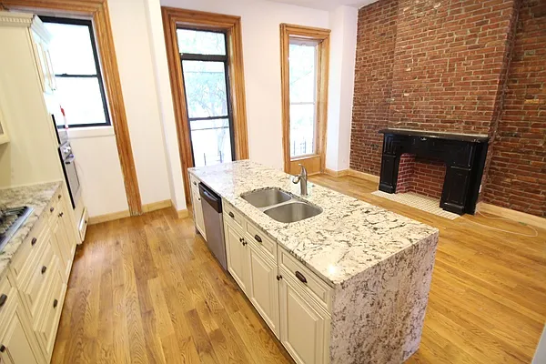 Rented by Superior Homes | media 18