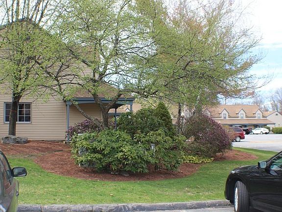 4th image of 75 Kennedy Dr