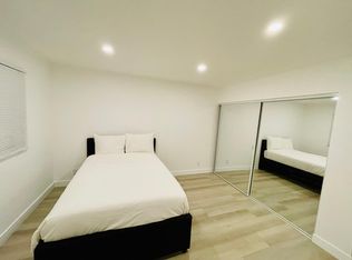5440 Newcastle Ave, Encino, CA 91316