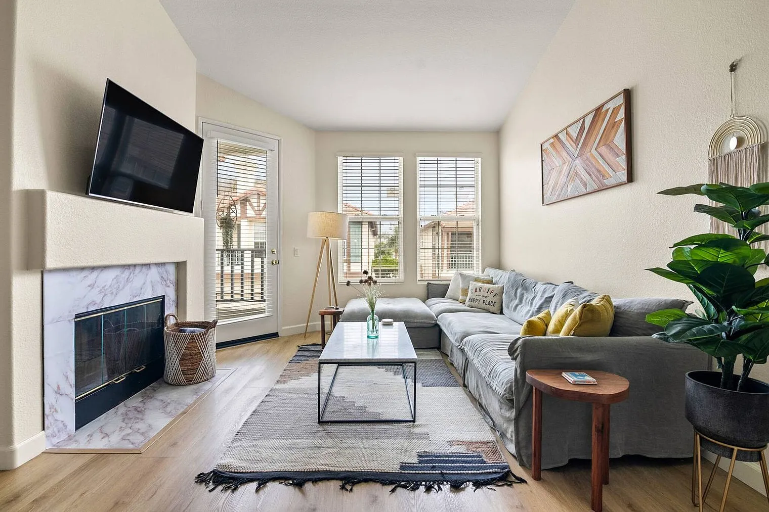 2 bed, 2.0 bath, 1313 sqft, $8,026 — Photo 1