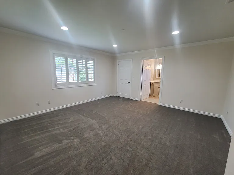 1311 W Sandison St — Photo 12