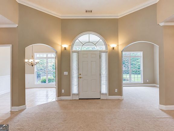 4th image of 42 Dumar Ln
