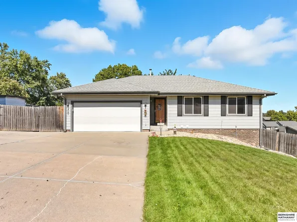 13736 Birchwood Ave, Omaha, NE 68137