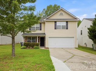7143 Wandering Creek Dr, Charlotte, NC 28216