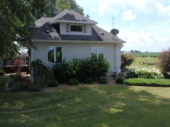 1533 E 1400 North Rd, Crescent City, IL 60928