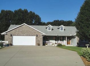 11441 Castle Dr, Plymouth, IN 46563