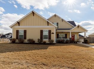 911 Westminster St, Cave Springs, AR 72718