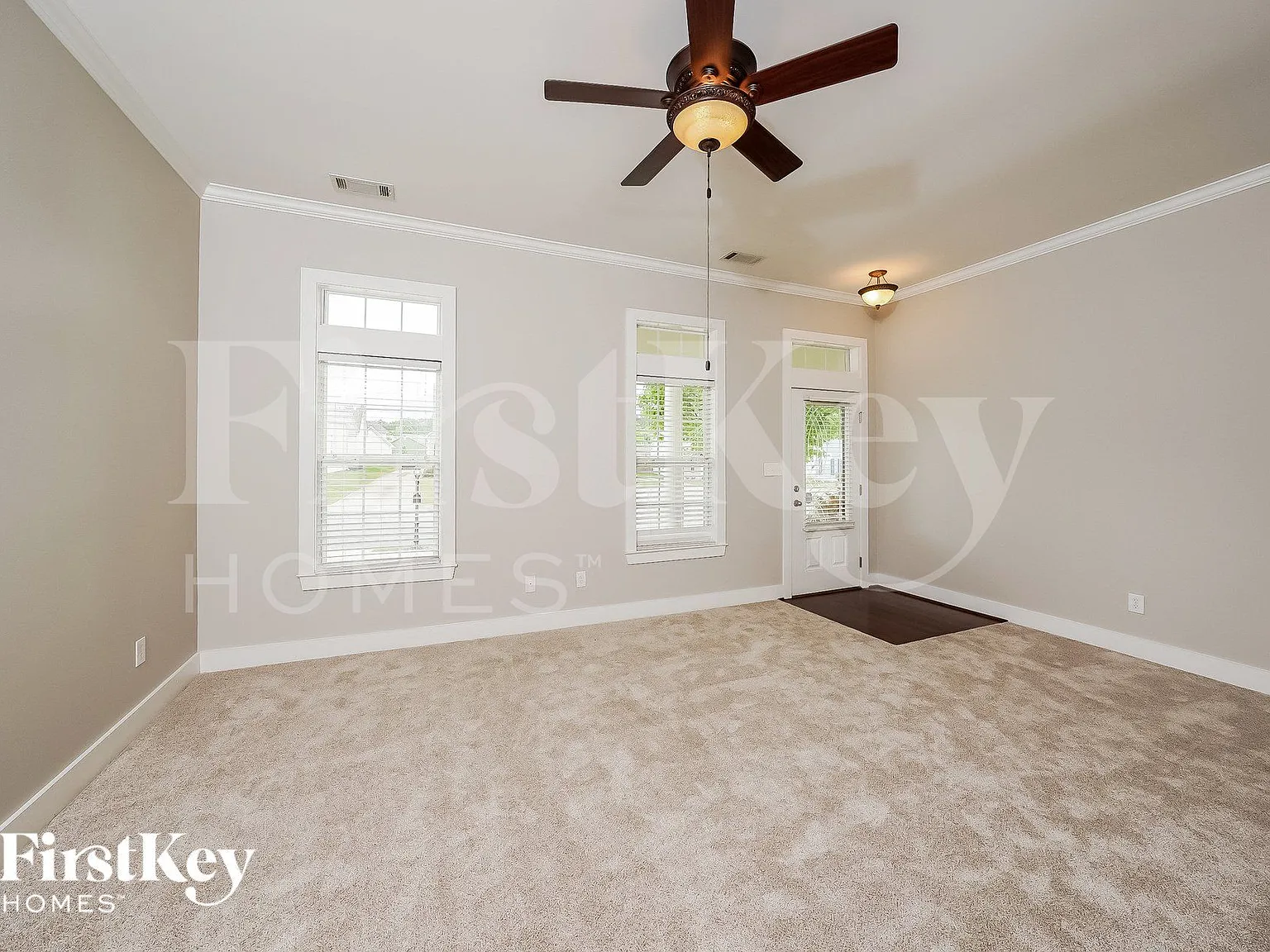 3 bed, 2.0 bath, 1700 sqft, $2,155 — Photo 2