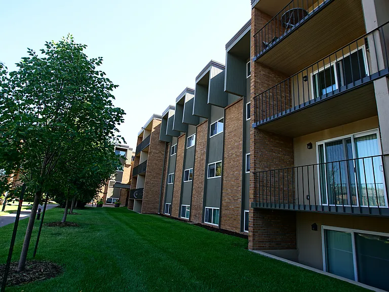 Glenlake — Photo 30