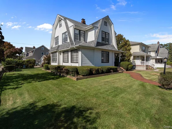 29 Summit Avenue, Lynbrook, NY 11563