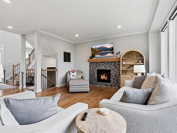 5th image of 1709 SW Hightown Dr