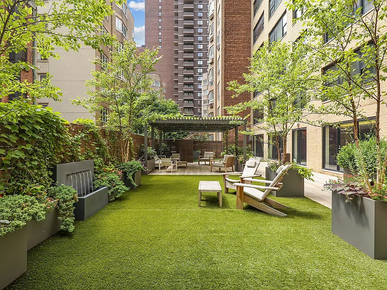 330 W 58th St #12H — Photo 19