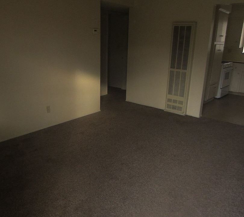 2nd image of 226 Stine Rd APT 4