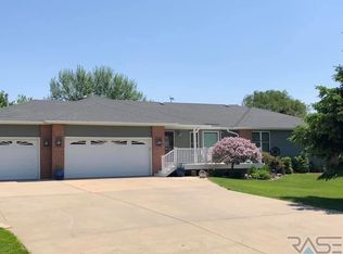 27116 Bluebird Pl, Harrisburg, SD 57032