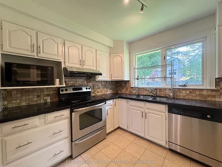 174 McKee Ave — Photo 2