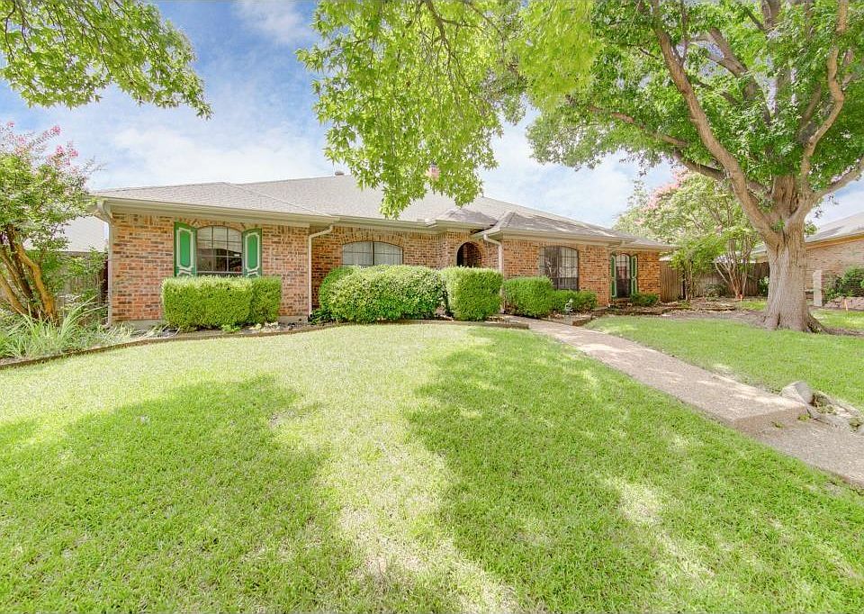 1st image of 3913 Chimneyrock Dr