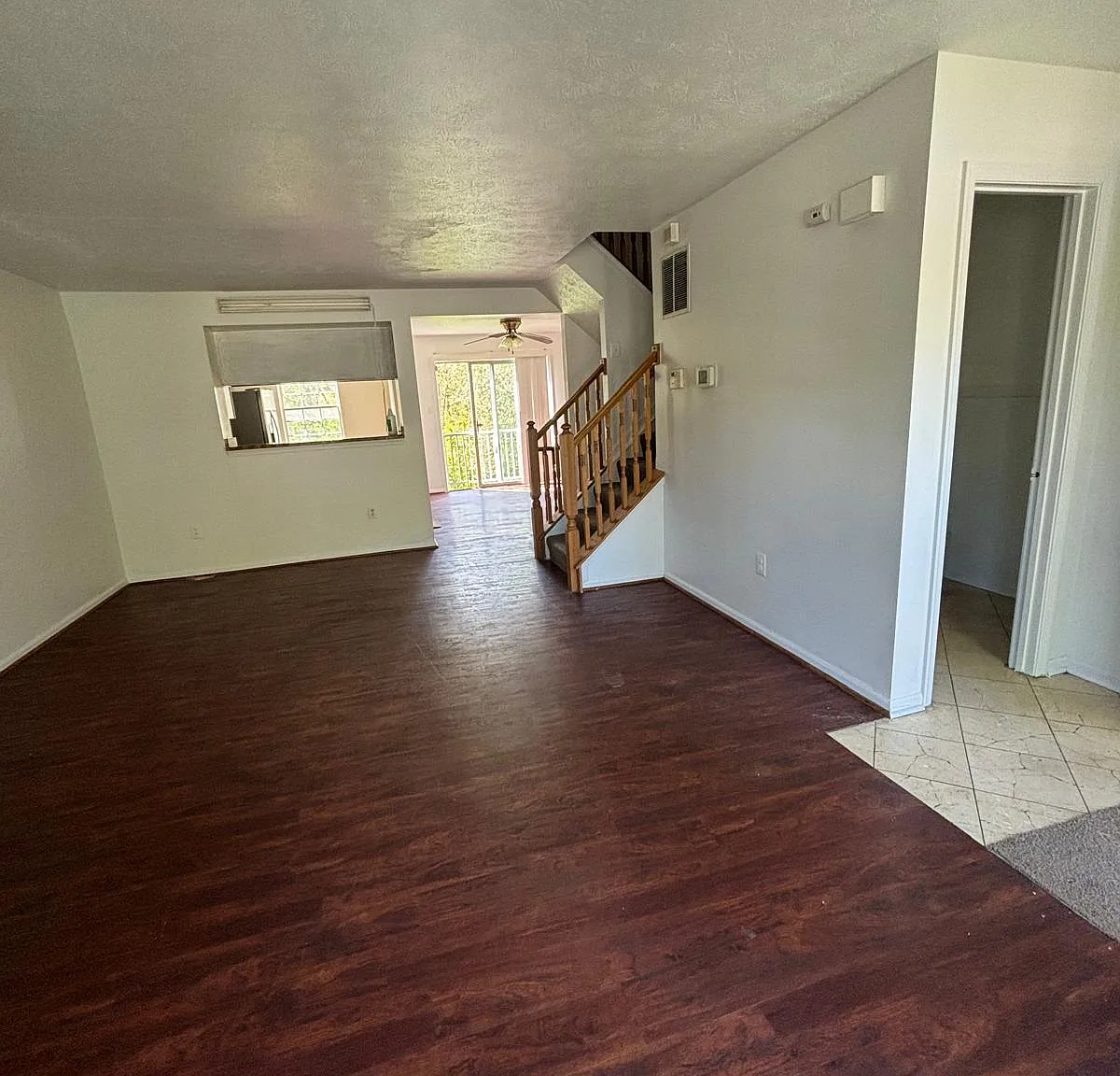 3 bed, 3.5 bath, 1800 sqft, $2,775 — Photo 3