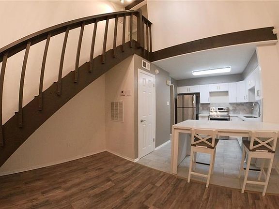 5th image of 742 Fairfax Dr APT 104
