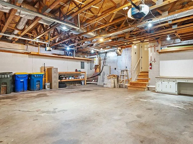 1095 Mountain Springs Dr NW — Photo 32