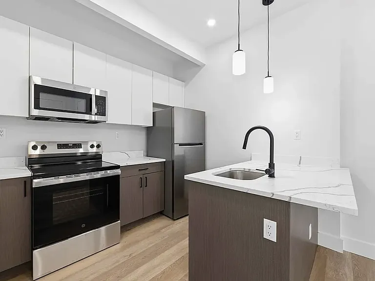 89-25 162nd St #508 — Photo 9