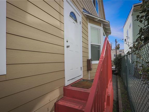 2nd image of 1937 Vista Del Mar St APT 2B