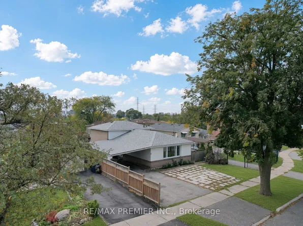 7 Artech Ct, Toronto, ON M3N 1R3