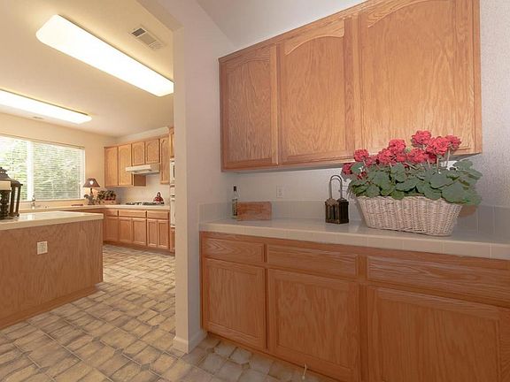 5th image of 467 Windwood Dr