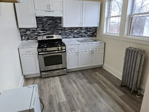 172 Winnikee Ave, Poughkeepsie, NY